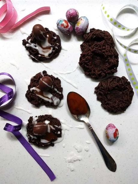 galletitas de chocolate de pascua, niditos con dulce de leche