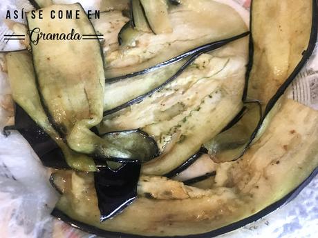 Canelones de berenjena rellenos de ricotta y gambas Canelones de berenjena rellenos de ricotta y gambas