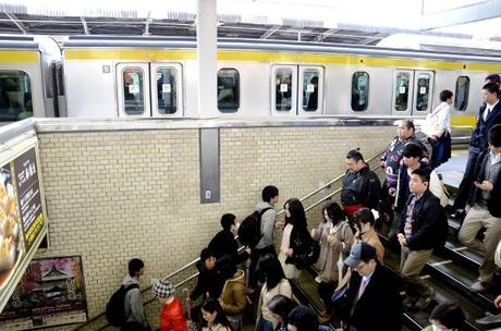▷ Cómo llegar al metro de Tokio … El león no es tan feroz como la pintura. Fotos-del-metro-de-Tokio-luchadores-de-sumo ▷ Cómo llegar al metro de Tokio ... El león no es tan feroz como la pintura.