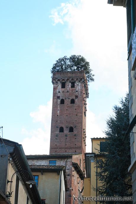 Que ver en Pisa y Lucca en un día (desde Florencia) casa-ginigi-en-lucca Que ver en Pisa y Lucca en un día (desde Florencia)