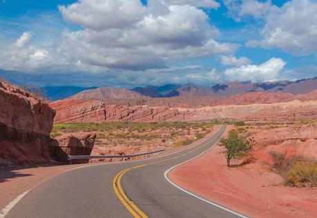 ▷ Guia de Viaje Argentina | En coche, tren o pie (cómo hacerlo bien) RoadToCafayate-800x550 ▷ Guia de Viaje Argentina | En coche, tren o pie (cómo hacerlo bien)
