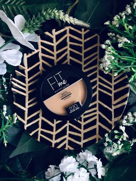 Matte and poreless powder de Maybelline