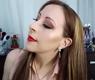 Tutorial de Maquillaje ahumado en tonos neutrales y durazno.