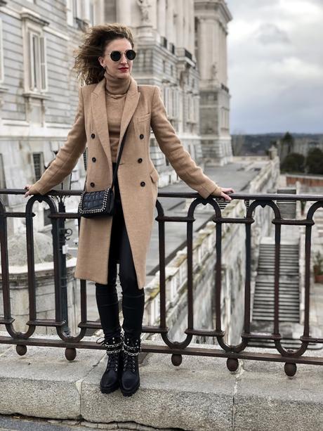 Vuelve el frío, vuelvo al camel. Vuelve el frío, vuelvo al camel.