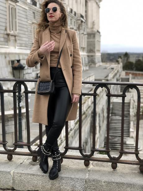 Vuelve el frío, vuelvo al camel. Vuelve el frío, vuelvo al camel.