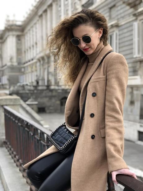 Vuelve el frío, vuelvo al camel. Vuelve el frío, vuelvo al camel.