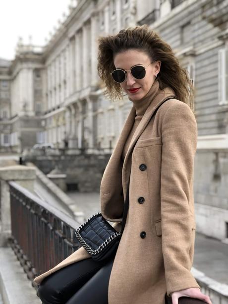 Vuelve el frío, vuelvo al camel. Vuelve el frío, vuelvo al camel.