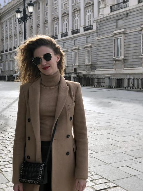 Vuelve el frío, vuelvo al camel. Vuelve el frío, vuelvo al camel.