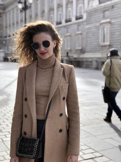 Vuelve el frío, vuelvo al camel. Vuelve el frío, vuelvo al camel.