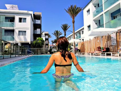 Hacer locuras por viajar hotel1-piscina