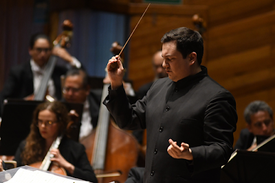 DEBUTA COMO DIRECTOR IVÁN LÓPEZ REYNOSO AL FRENTE DE LA ORQUESTA SINFÓNICA DEL EDOMÉX