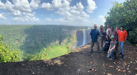 ▷ ¿Qué es realmente como viajar a Guyana? Kaiteur-Falls-Group-©-Leon-More ▷ ¿Qué es realmente como viajar a Guyana?