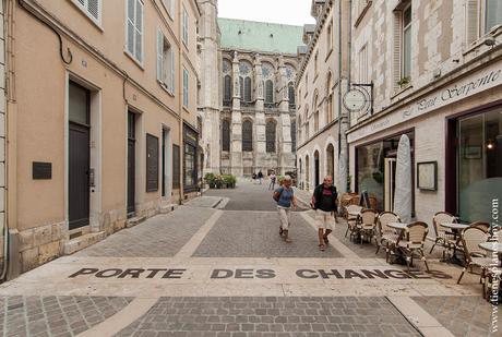 Chartres visitar viaje en coche Francia turismo que ver 