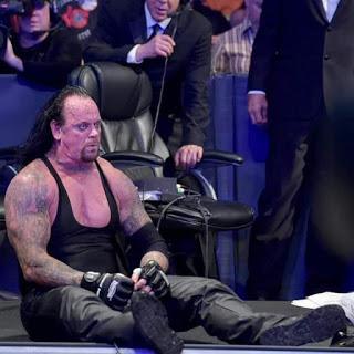 The undertaker  aparece después de Wrestlemania  en RAW  y está es la razón