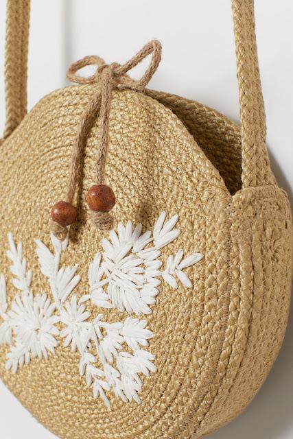 SPRING TREND, BOLSOS NATURALES.-