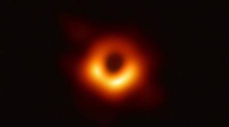Histórico, la primera imagen de un agujero negro