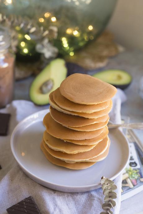 Dorayaki con crema de aguacate y cacao