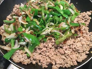 CARNE PICADA CON PIMIENTOS VERDES Y CEBOLLA
