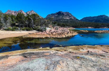 honeymoon-bay-feycinet-national-park-tasmania-2 ▷ Comente por qué el Parque Nacional de Freycinet es mi lugar favorito en Tasmania por Tasmania, un destino perfecto para unas vacaciones activas y conscientes. Diario de una cúspide