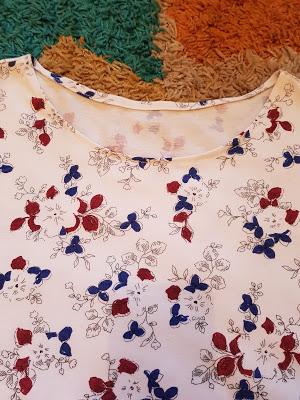 CAMISETA DE FLORES