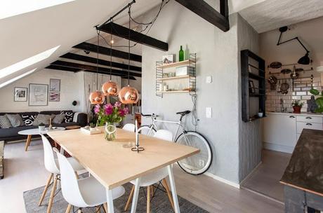 Estudio diáfano en ático abuhardillado Estudio diáfano en ático abuhardillado