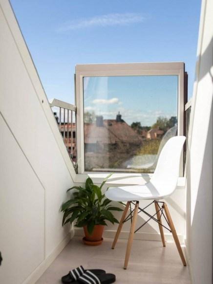 Estudio diáfano en ático abuhardillado Estudio diáfano en ático abuhardillado