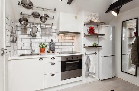 Estudio diáfano en ático abuhardillado Estudio diáfano en ático abuhardillado