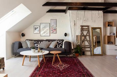 Estudio diáfano en ático abuhardillado Estudio diáfano en ático abuhardillado