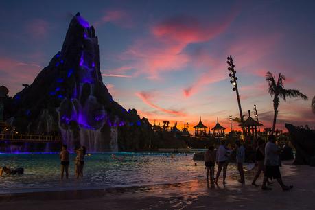 universals-volcano-bay-orlando-17 ▷ Comente sobre Get Wet and Wild: consejos para el parque acuático Volcano Bay Orlando de Universal por un día en el paraíso en Volcano Bay - Lewis Center Mom
