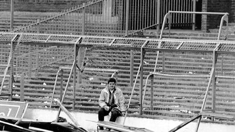 A 30 años de la tragedia de Hillsborough: qué cambió en el fútbol inglés y por qué aún se busca justicia 96 muertes y 766 heridos, todos aficionados del Liverpool, fueron el saldo que dejó el desborde de gente que produjo la decisión policial de abrir una puerta para facilitar el ingreso de los hinchas reds (AP)