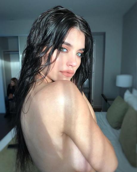 Eva de Dominici posó y prendió fuego las stories de Instagram