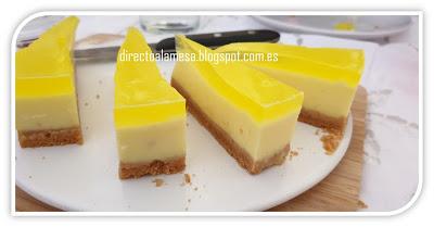 Tarta de gelatina de limón