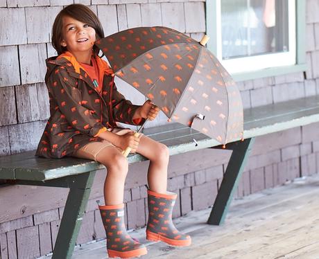 Protegidos de la lluvia con los conjuntos de Hatley Protegidos de la lluvia con los conjuntos de Hatley