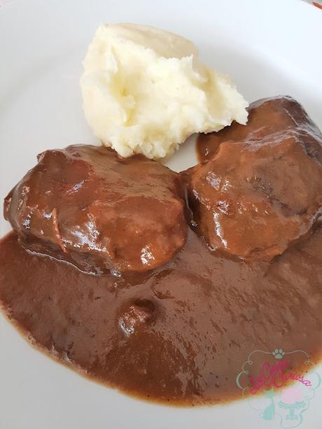 CARRILLERAS DE CERDO IBERICO A LOS TRES VINOS