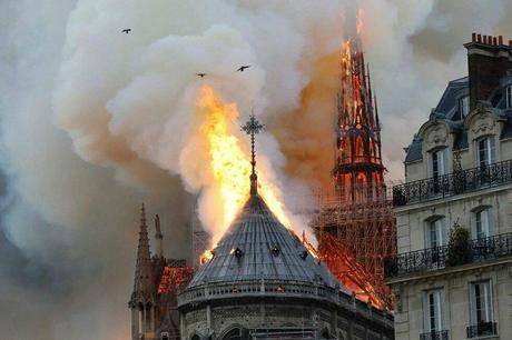 Incendio en la Catedral de Notre Dame de París (+ Fotos y Video)