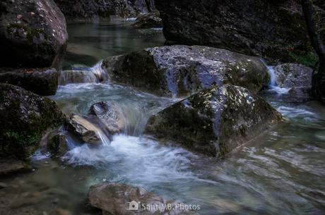 Entre rocas