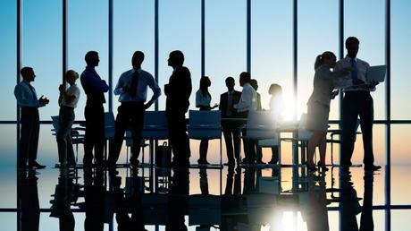 Feudos, cortesanos y otros grupos de poder informal en la Empresa.