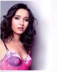 Daniela Alvarado  (@DaniAlvarado323) se #tatuó la muñeca y este fue el desastroso resultado #Tatoo #Tatuaje  (FOTO)