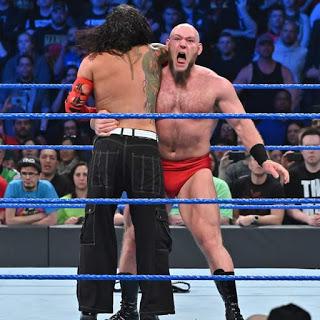 Lars Sullivan dice golpeara  A Román reings