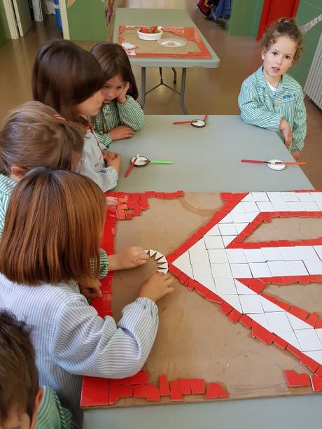 Cinco maneras de estimular la creatividad de los niños con clases de mosaico Cinco maneras de estimular la creatividad de los niños con clases de mosaico