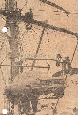 La Fragata Libertad y los autos argentinos La Fragata Libertad y los autos argentinos