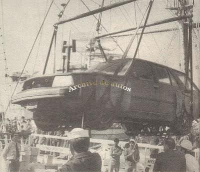 La Fragata Libertad y los autos argentinos La Fragata Libertad y los autos argentinos