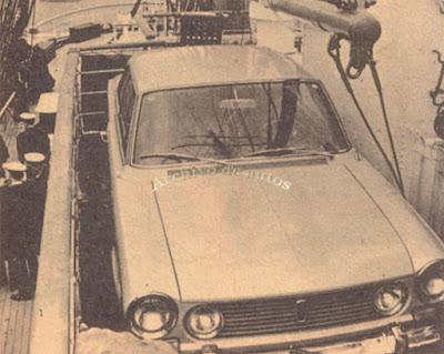 La Fragata Libertad y los autos argentinos La Fragata Libertad y los autos argentinos