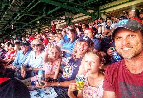 ▷ Comente sobre viajes en grupo: 17 consejos para planificar unas felices vacaciones familiares multigeneracionales con CONSEJOS ÚTILES PARA LA PLANIFICACIÓN DE UN VIAJE – Mattm boston-red-sox-fenway-park-1 ▷ Comente sobre viajes en grupo: 17 consejos para planificar unas felices vacaciones familiares multigeneracionales con CONSEJOS ÚTILES PARA LA PLANIFICACIÓN DE UN VIAJE - Mattm