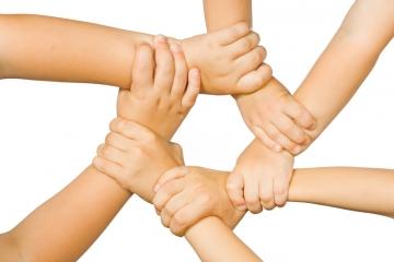 Cómo enseñar a los niños a ser solidarios