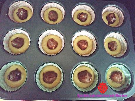 Magdalenas Rellenas de Chocolate con Almendras Magdalenas Rellenas de Chocolate con Almendras