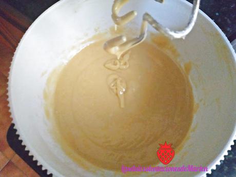 Magdalenas Rellenas de Chocolate con Almendras Magdalenas Rellenas de Chocolate con Almendras