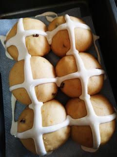 Hot cross buns. Bollitos de pascua