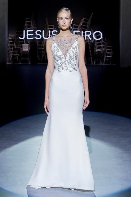 La Cala, flor blanca en forma de copa, es la inspiración de la colección de novias de Jesús Peiró 2020
