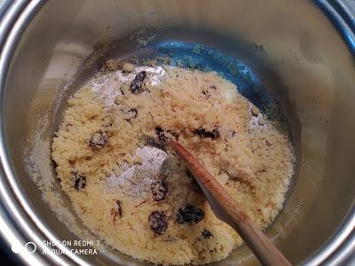 SOOJI HALWA (PUDDING DE SÉMOLA CON FRUTOS SECOS) SOOJI HALWA (PUDDING DE SÉMOLA CON FRUTOS SECOS)